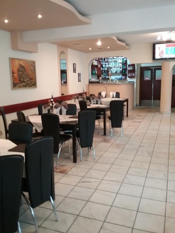Pensiune Restaurant Sfinx Buşteni Exterior foto