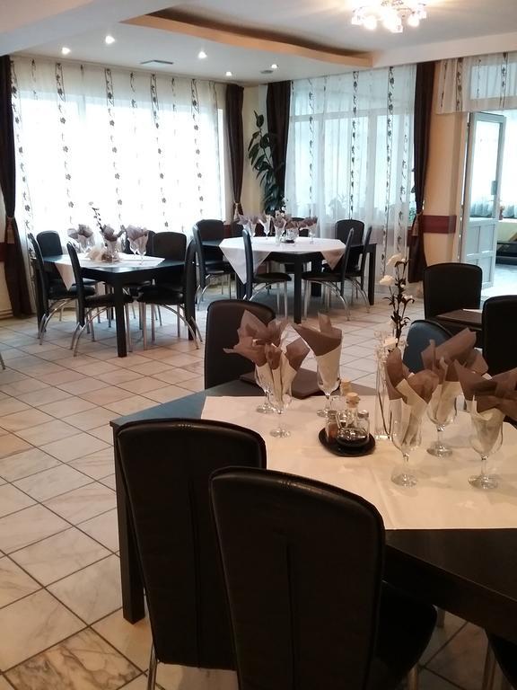 Pensiune Restaurant Sfinx Buşteni Exterior foto